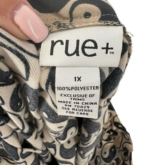 Yin Yang Mini Skirt Pleated Y2K Rue 21 Plus Black Cream Size 1X NEW Alternative - Picture 5 of 6